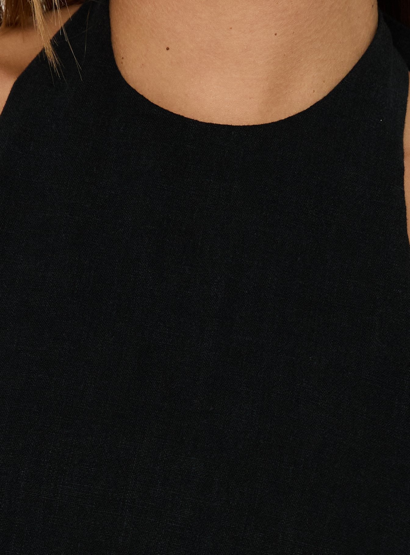 Aquaria Halter Linen Blend Top Black