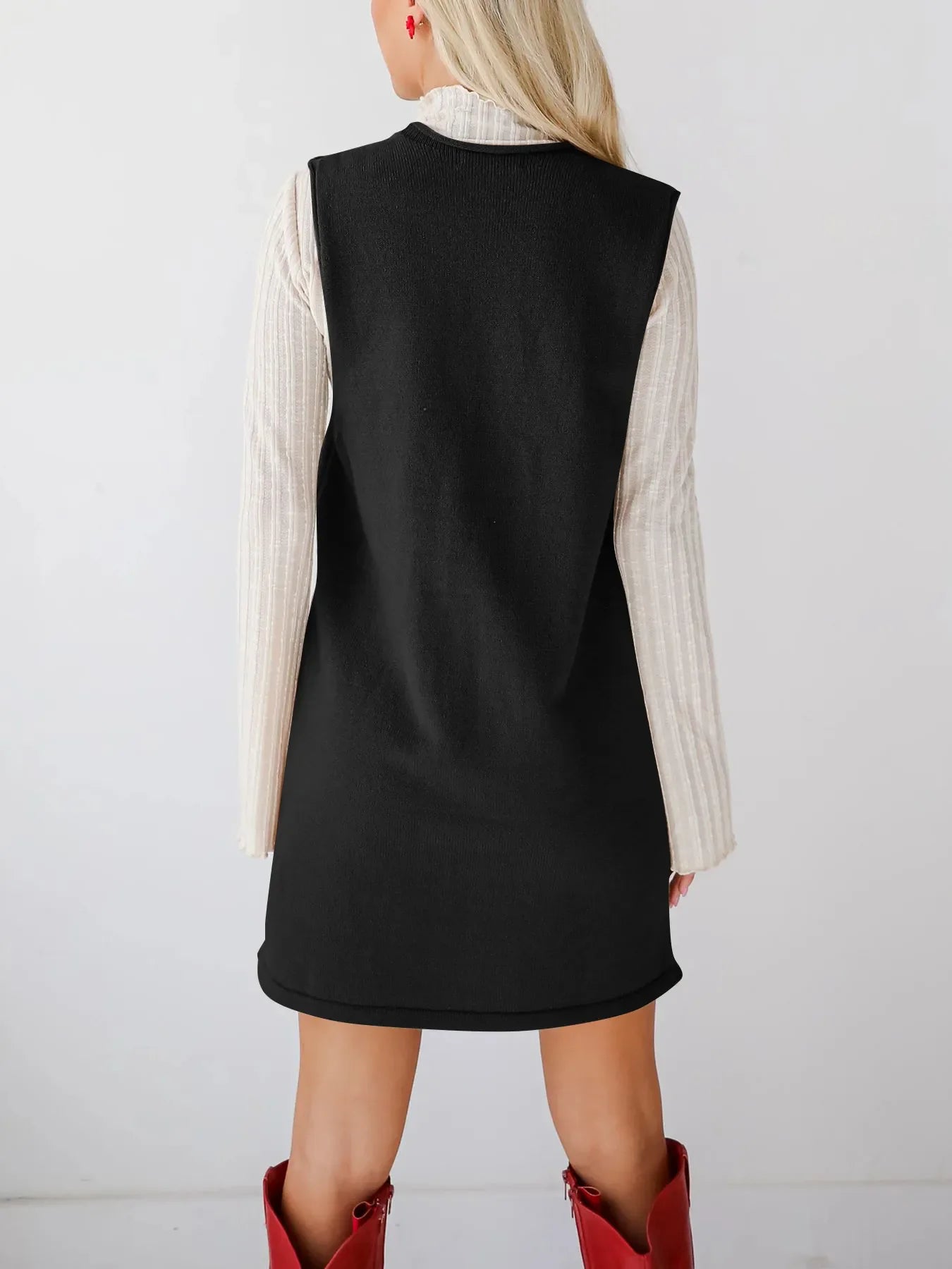 Sleeveless Knit Dress with Pockets