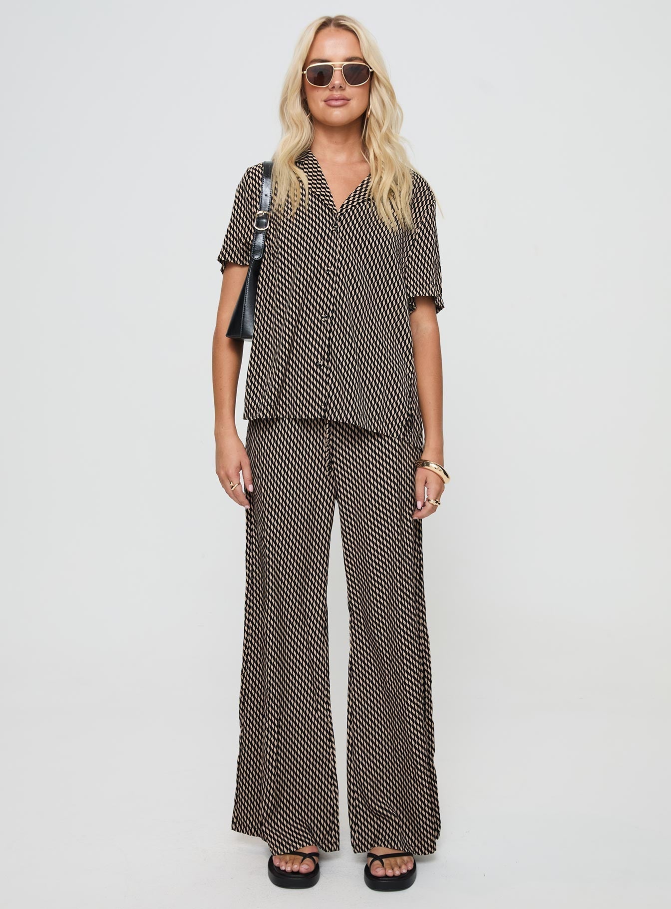 Begonia Shirt Beige / Black